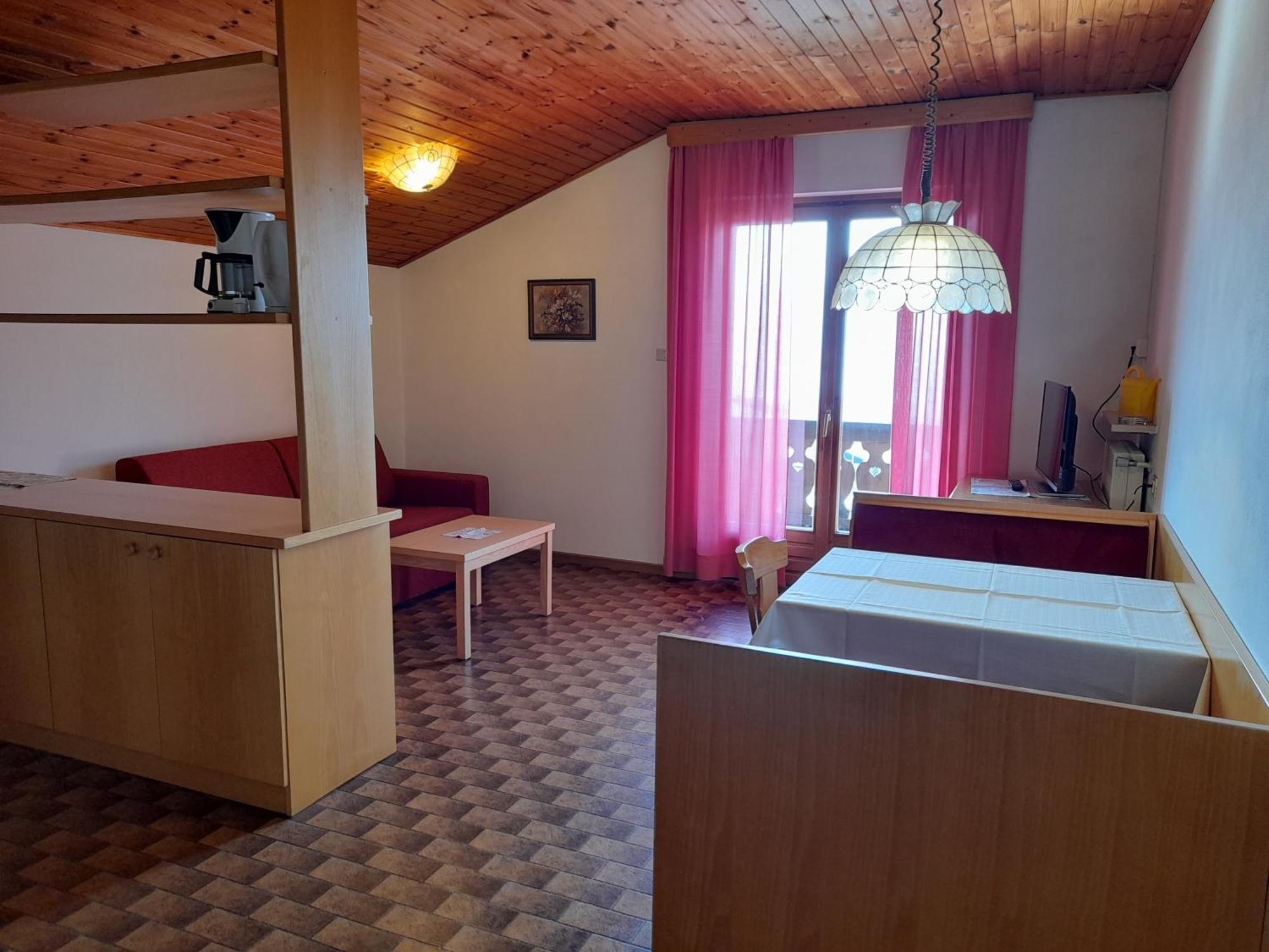 Lenzenau Aparthotel 2*